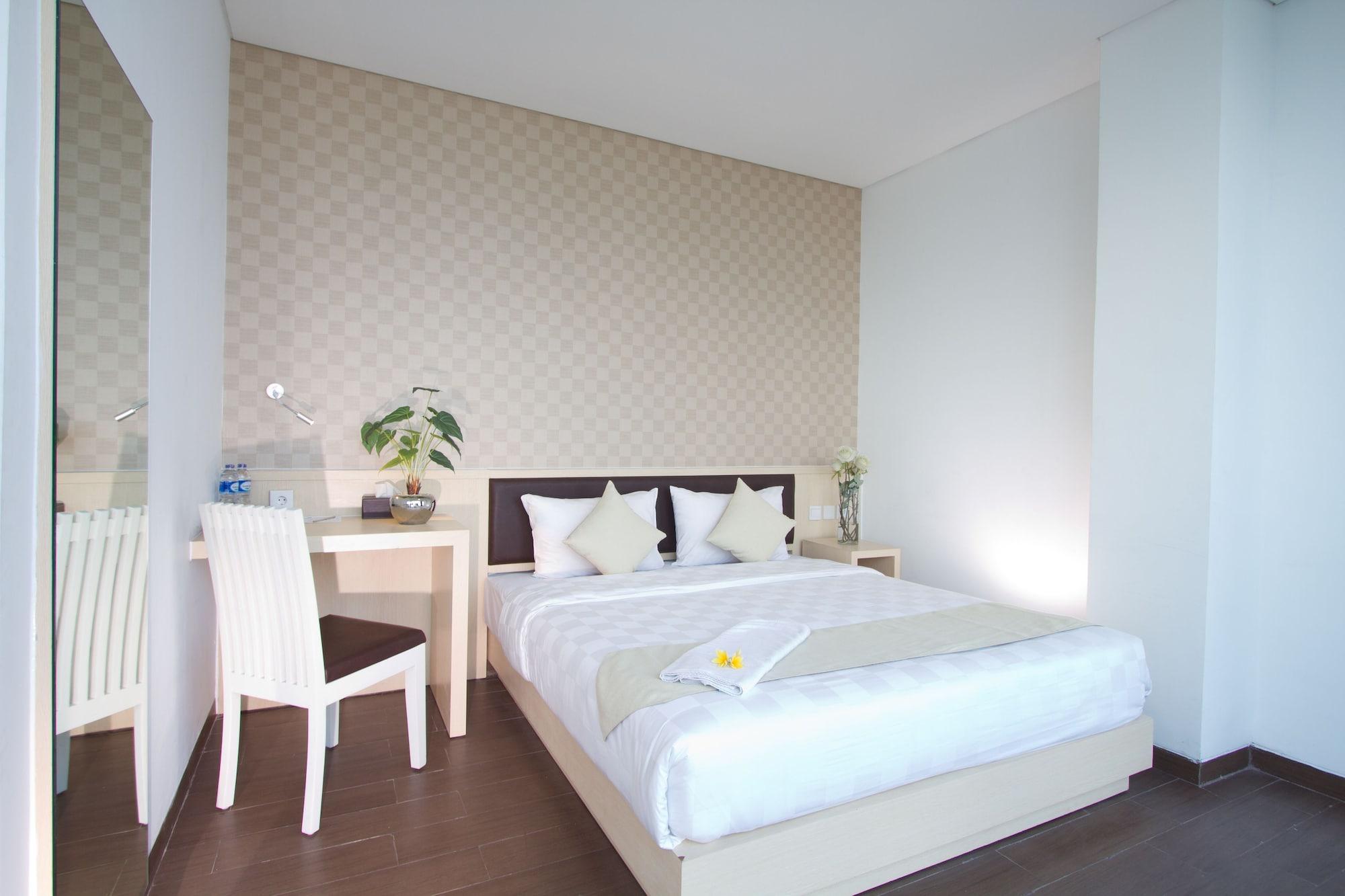 Hotel 88 Grogol Jakarta By Wh Exterior photo
