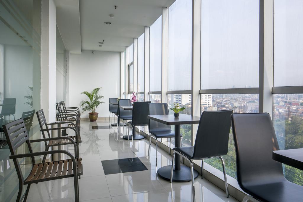 Hotel 88 Grogol Jakarta By Wh Exterior photo
