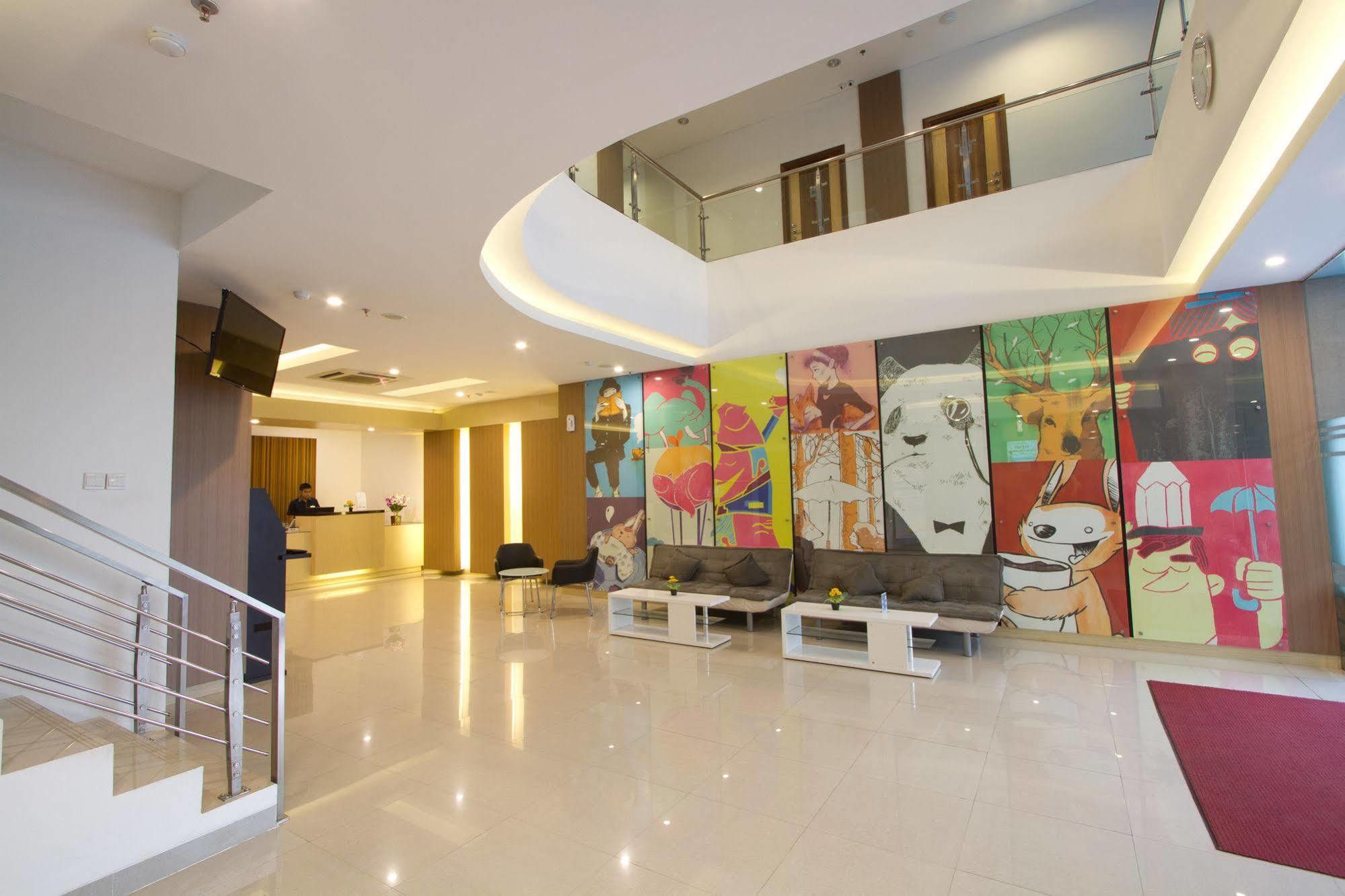 Hotel 88 Grogol Jakarta By Wh Exterior photo